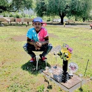 Meet your Posher, Eymon